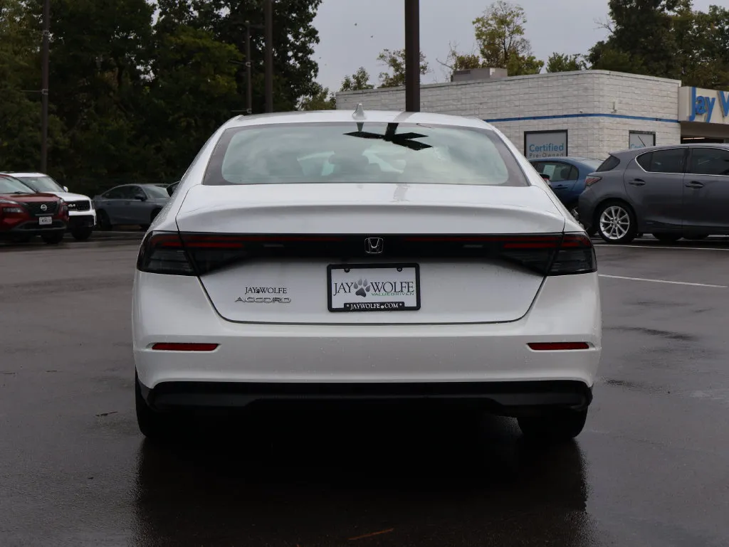 Honda Accord photo 6