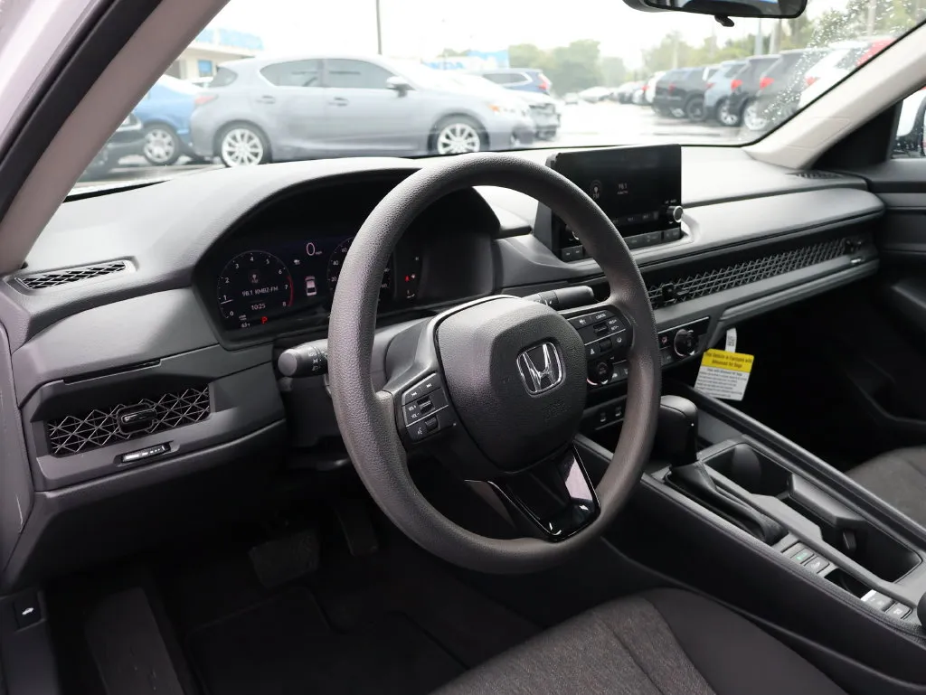 Honda Accord photo 16