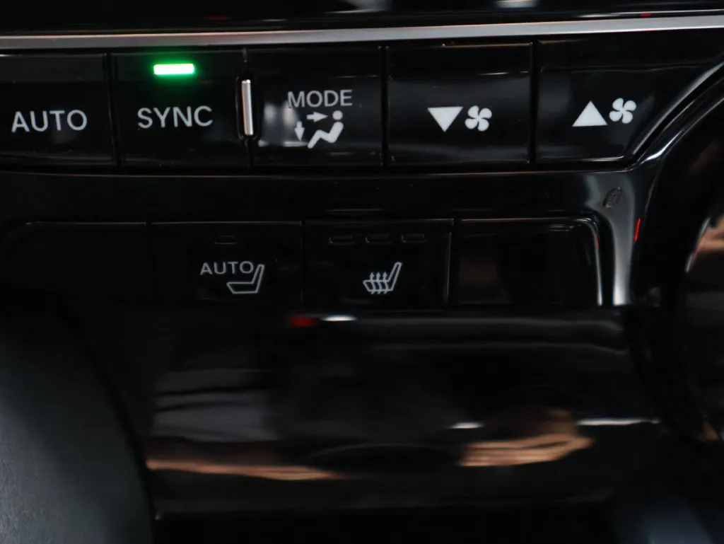 Acura MDX photo 24