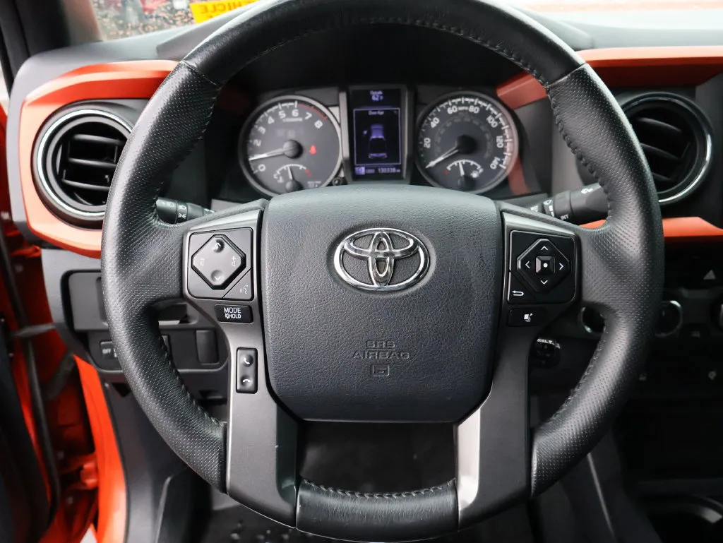 Toyota Tacoma photo 24