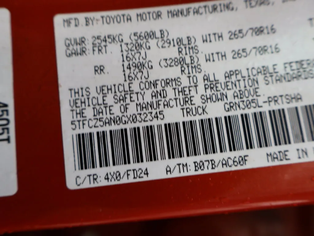 Toyota Tacoma photo 30