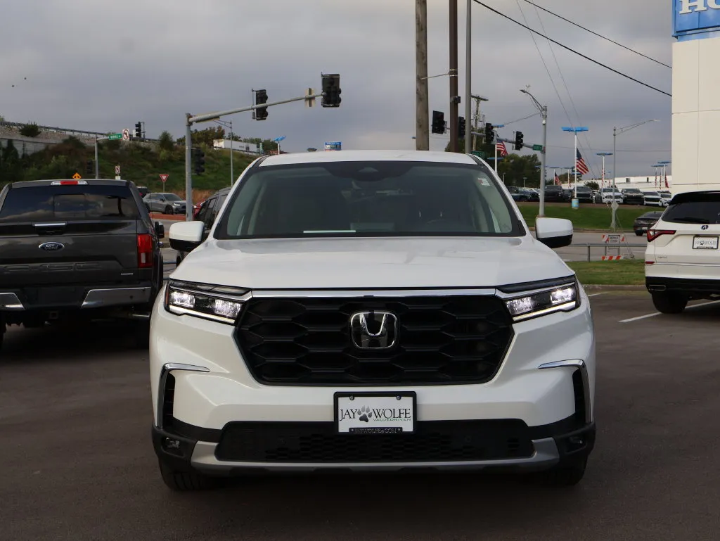 Honda Pilot photo 2