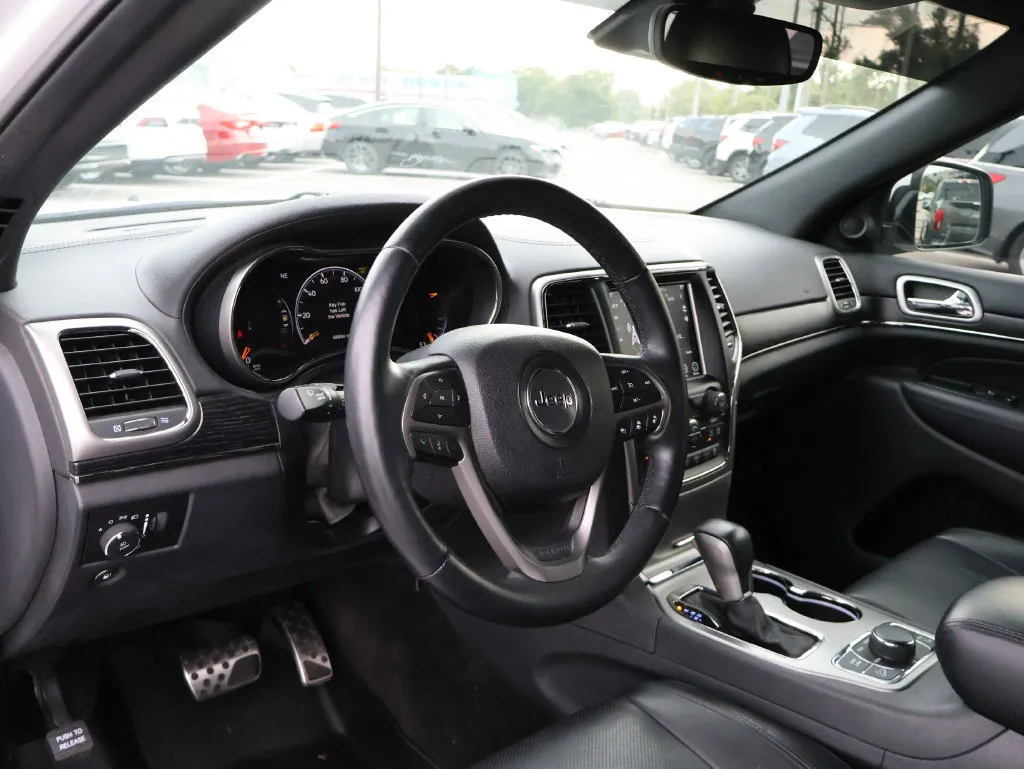 Jeep Grand Cherokee photo 17