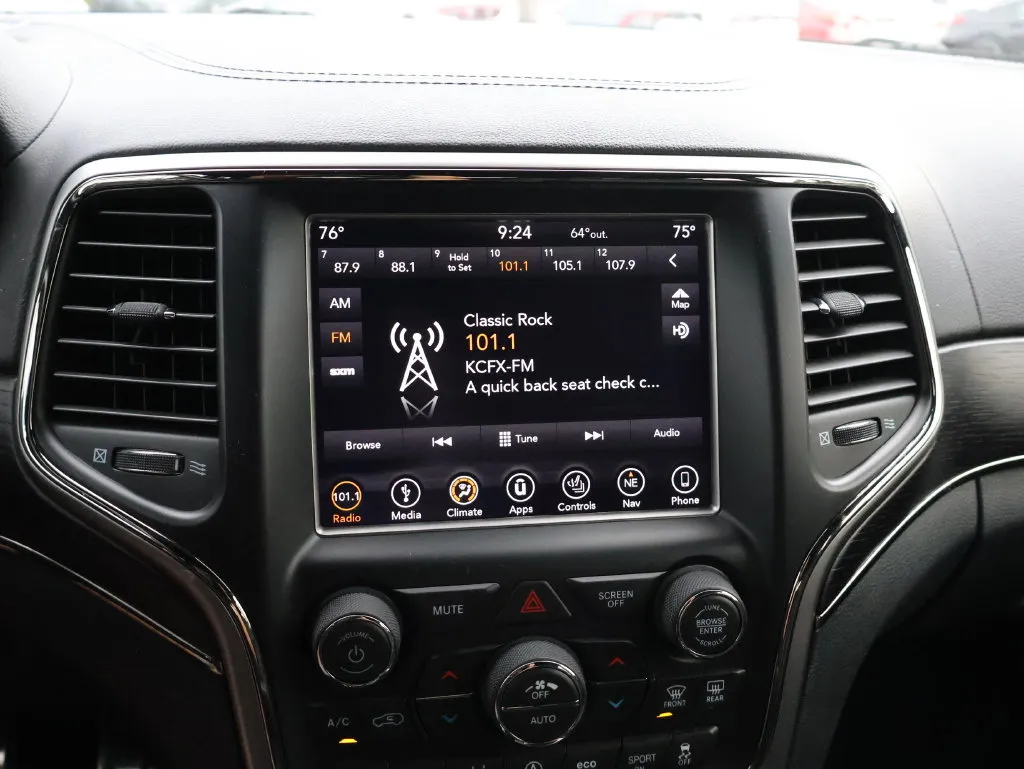 Jeep Grand Cherokee photo 21