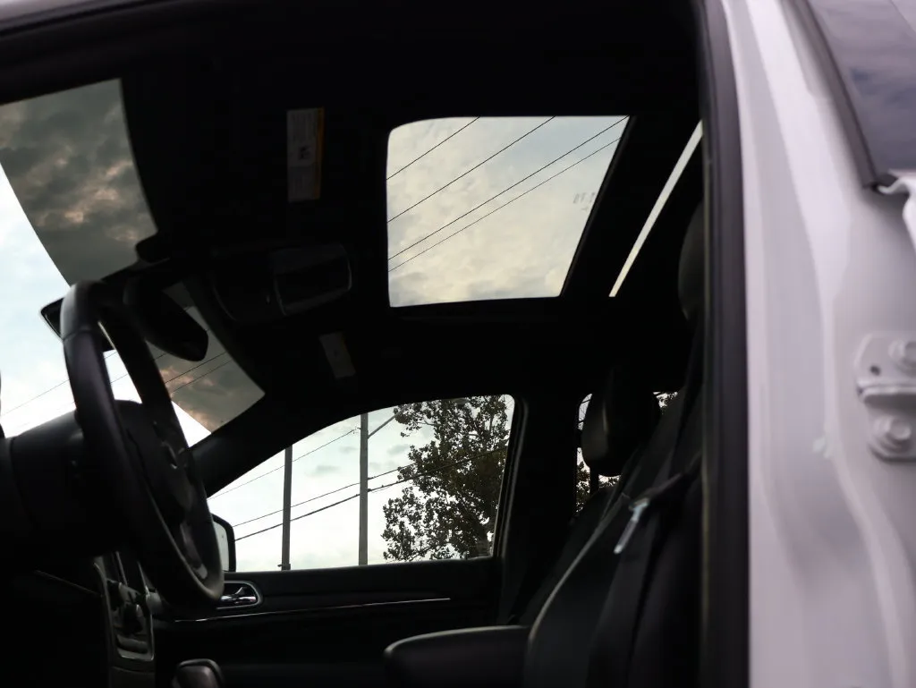 Jeep Grand Cherokee photo 36