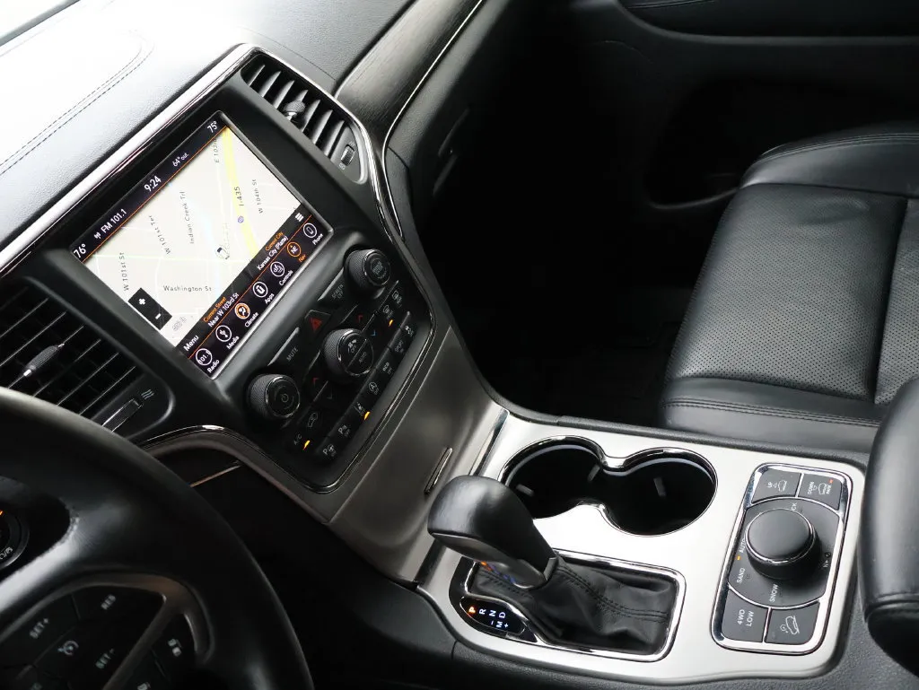 Jeep Grand Cherokee photo 19