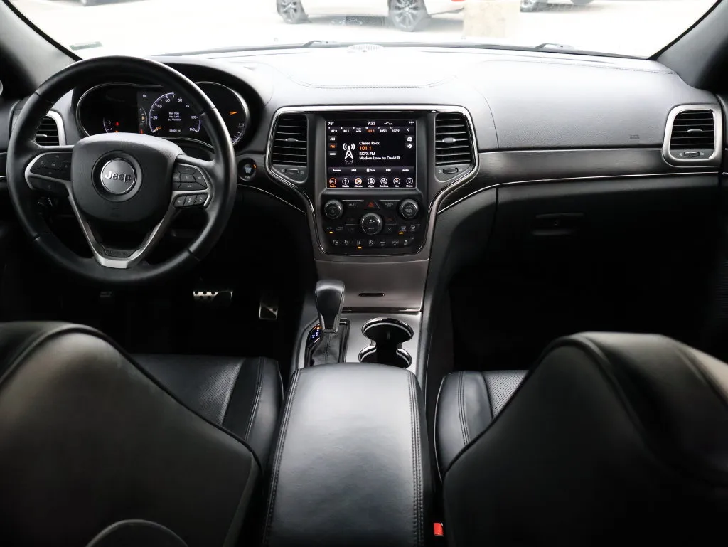 Jeep Grand Cherokee photo 13