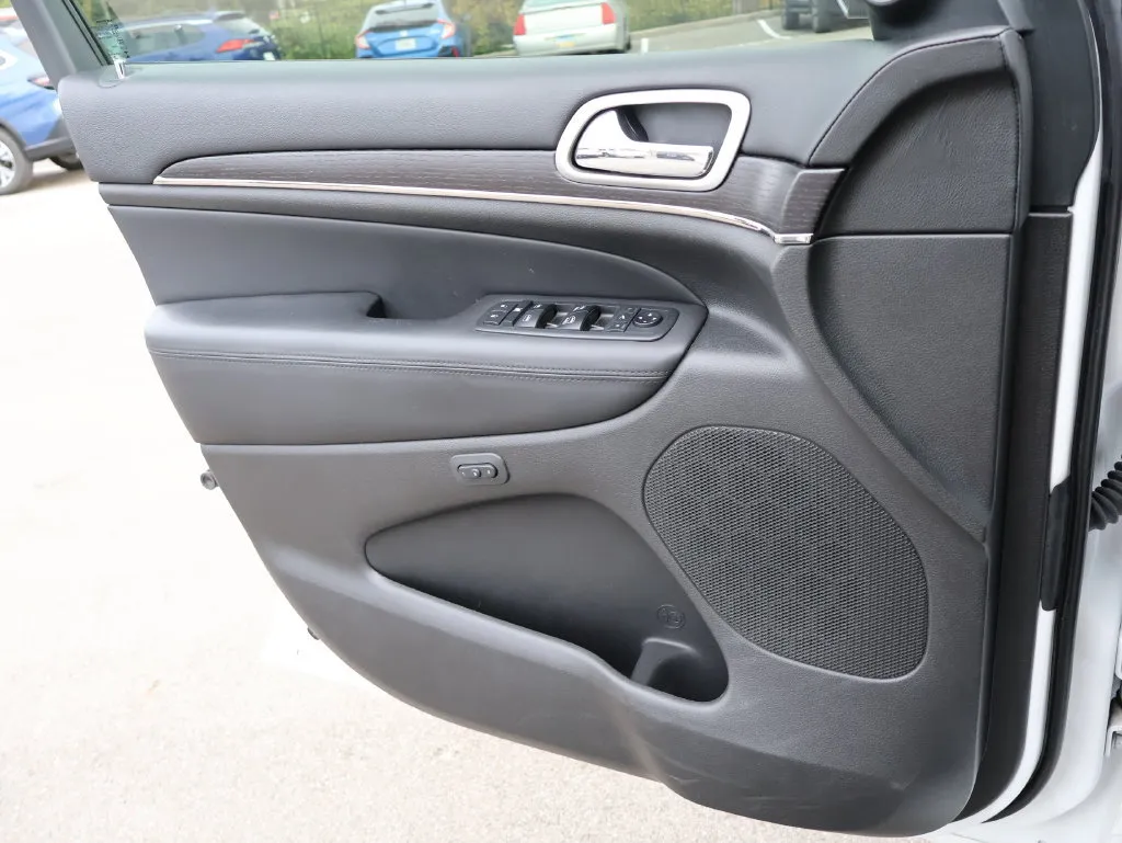 Jeep Grand Cherokee photo 34