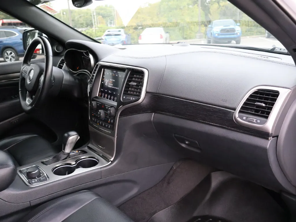Jeep Grand Cherokee photo 9