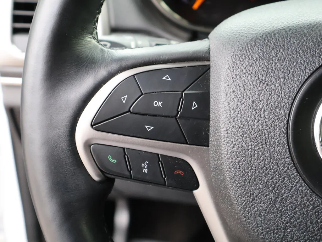 Jeep Grand Cherokee photo 30