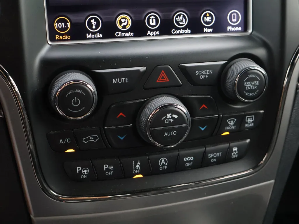 Jeep Grand Cherokee photo 23