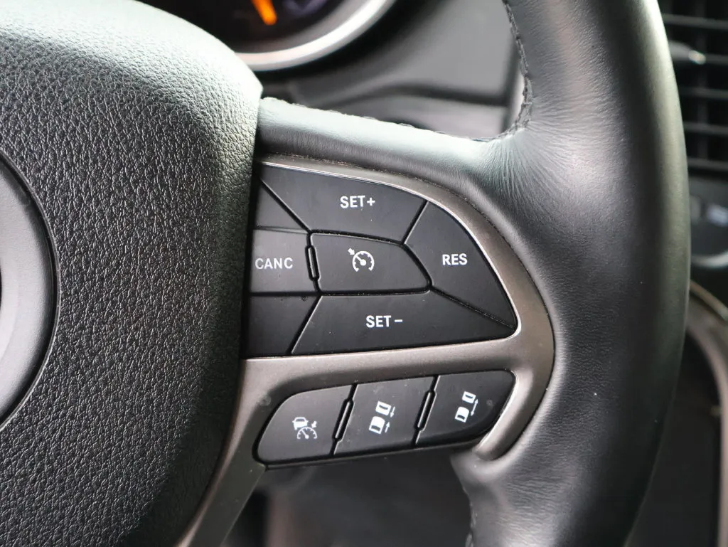 Jeep Grand Cherokee photo 31