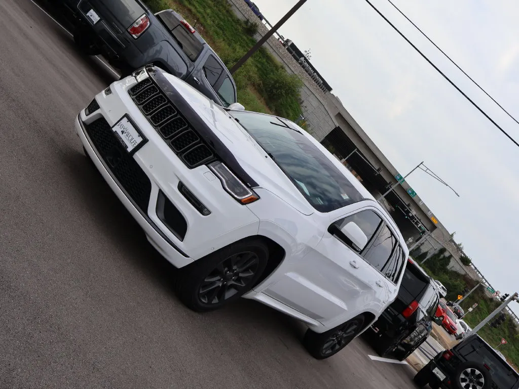 Jeep Grand Cherokee photo 3