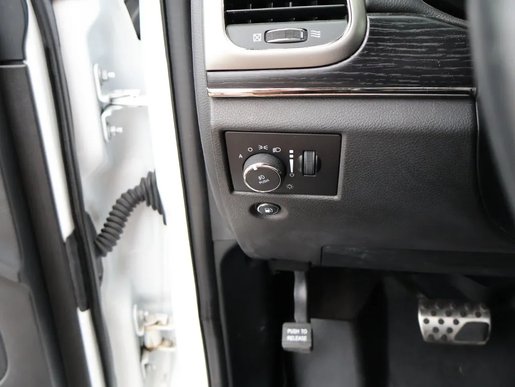Jeep Grand Cherokee photo 33