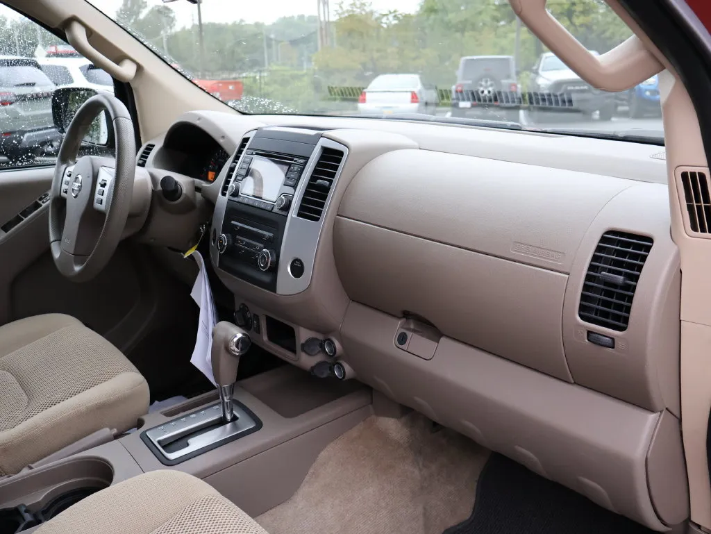 Nissan Frontier photo 9