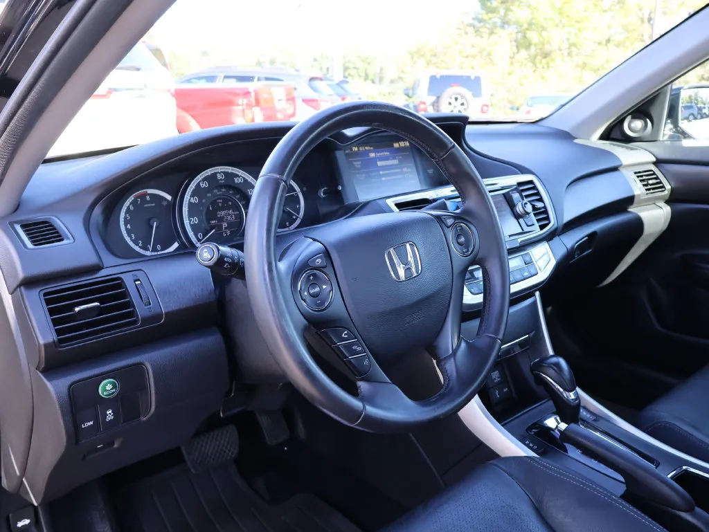 Honda Accord photo 16
