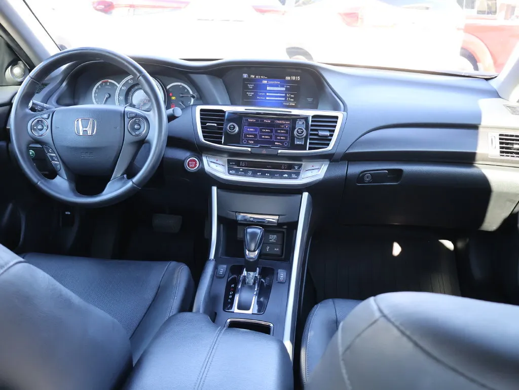 Honda Accord photo 13