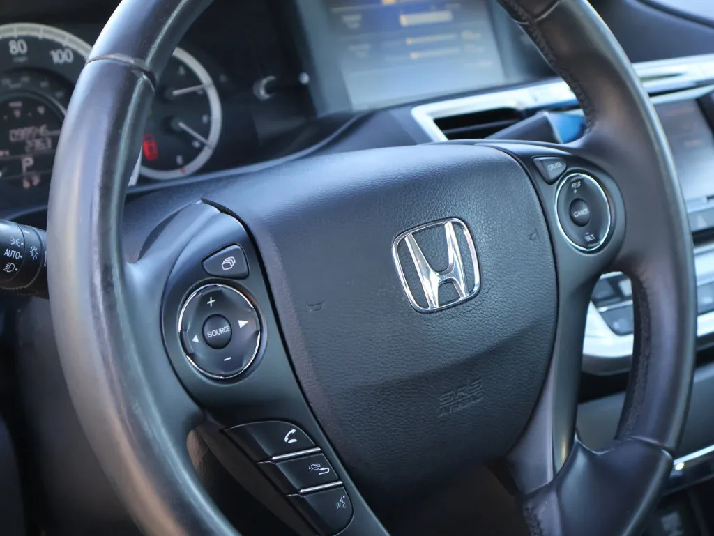 Honda Accord photo 17