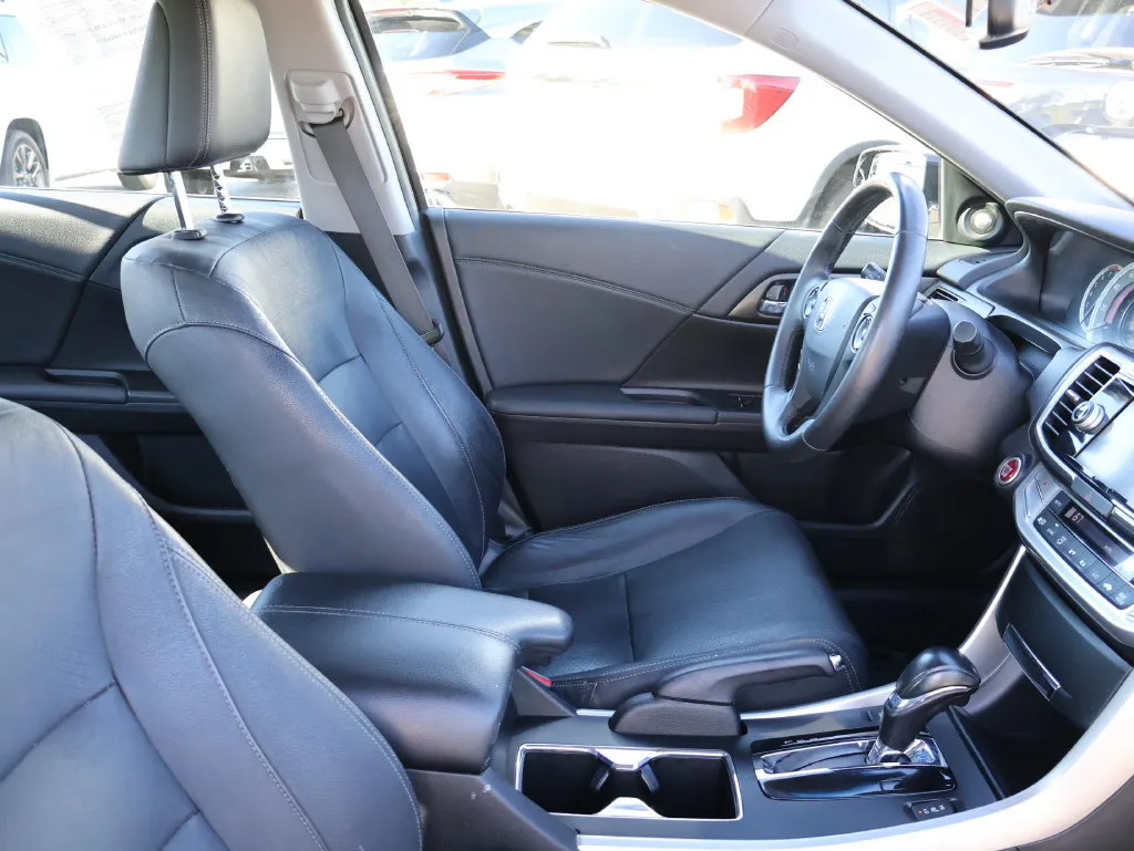 Honda Accord photo 8