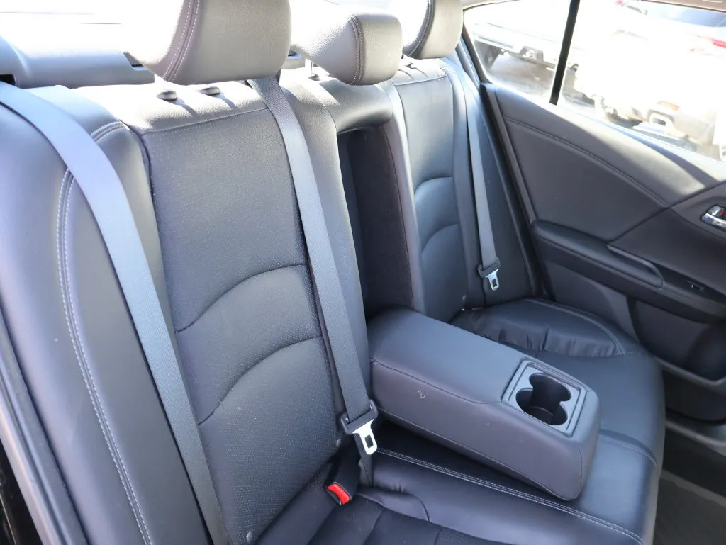 Honda Accord photo 12