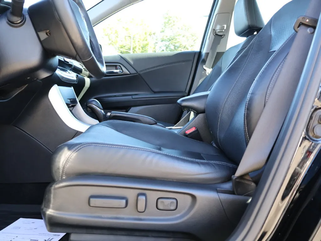 Honda Accord photo 30