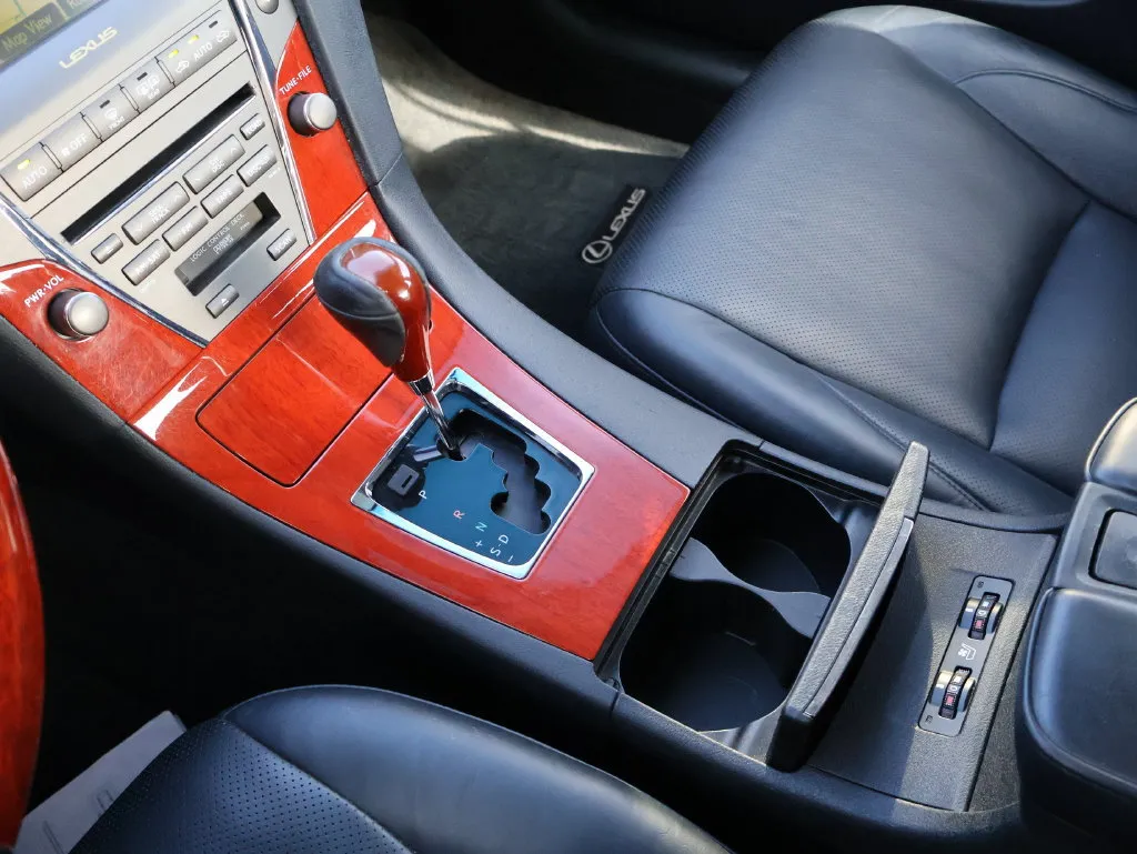 Lexus ES photo 23