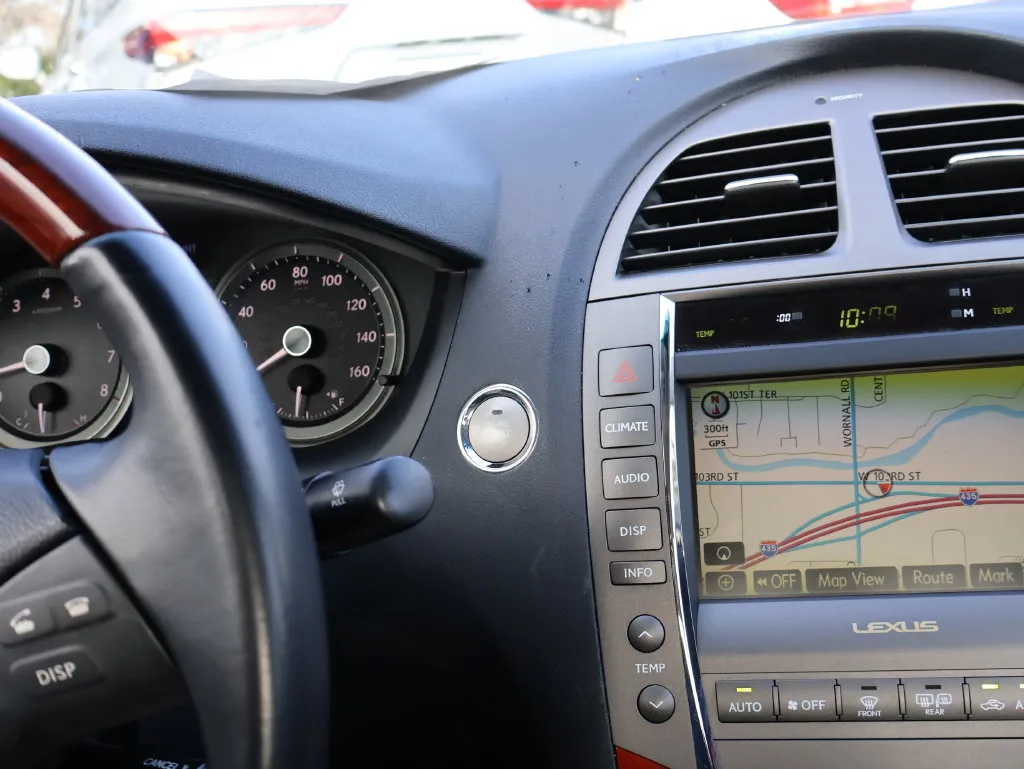 Lexus ES photo 26