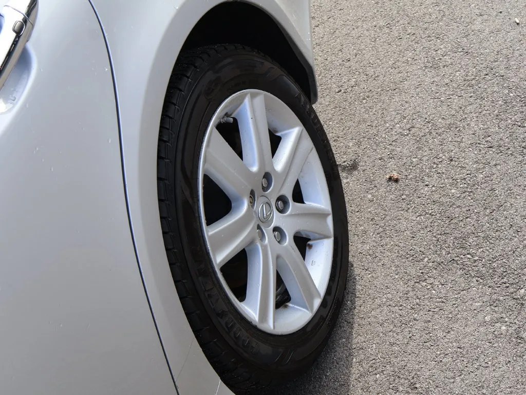Lexus ES photo 33