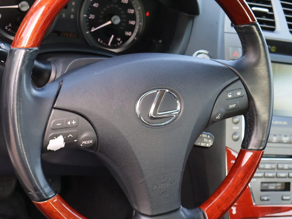 Lexus ES photo 17