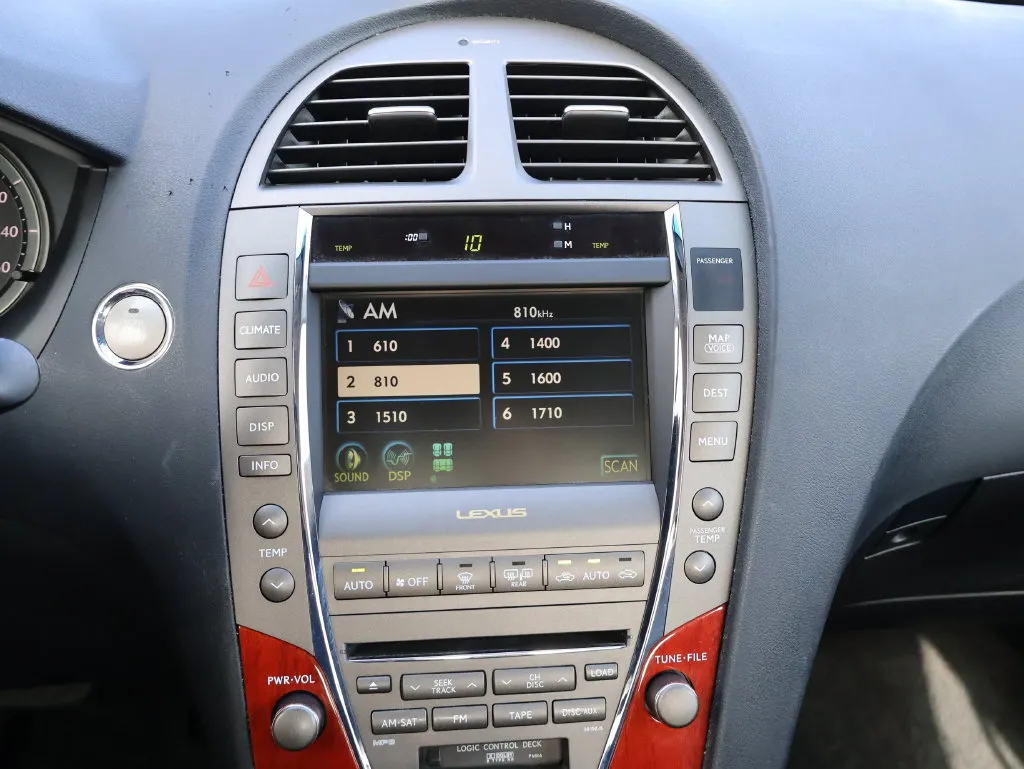 Lexus ES photo 20