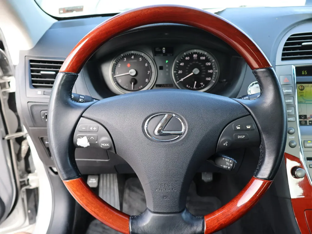 Lexus ES photo 28