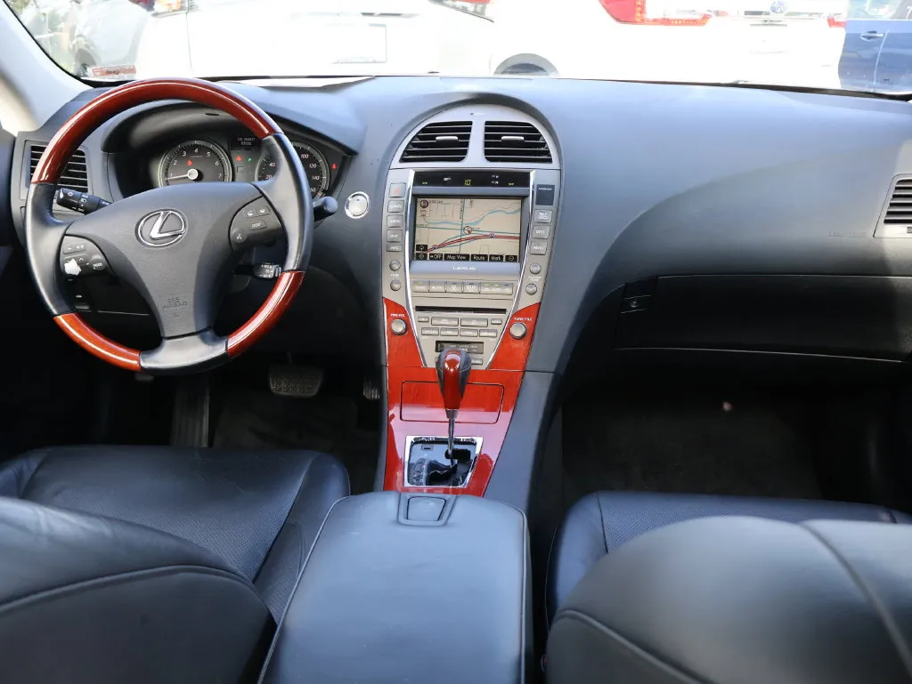 Lexus ES photo 13