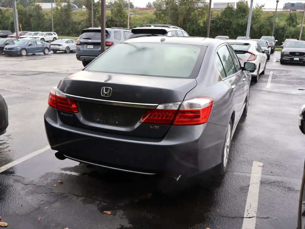 Honda Accord photo 7