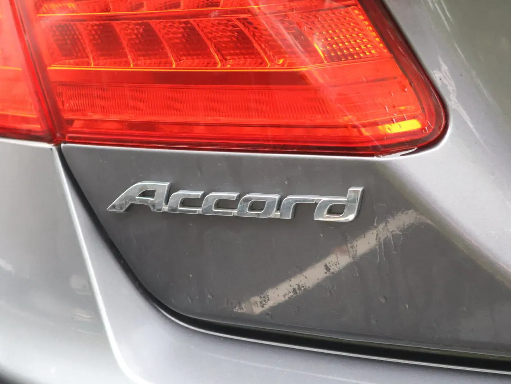 Honda Accord photo 8