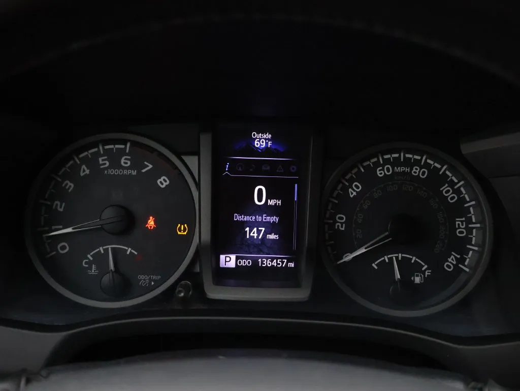 Toyota Tacoma photo 26