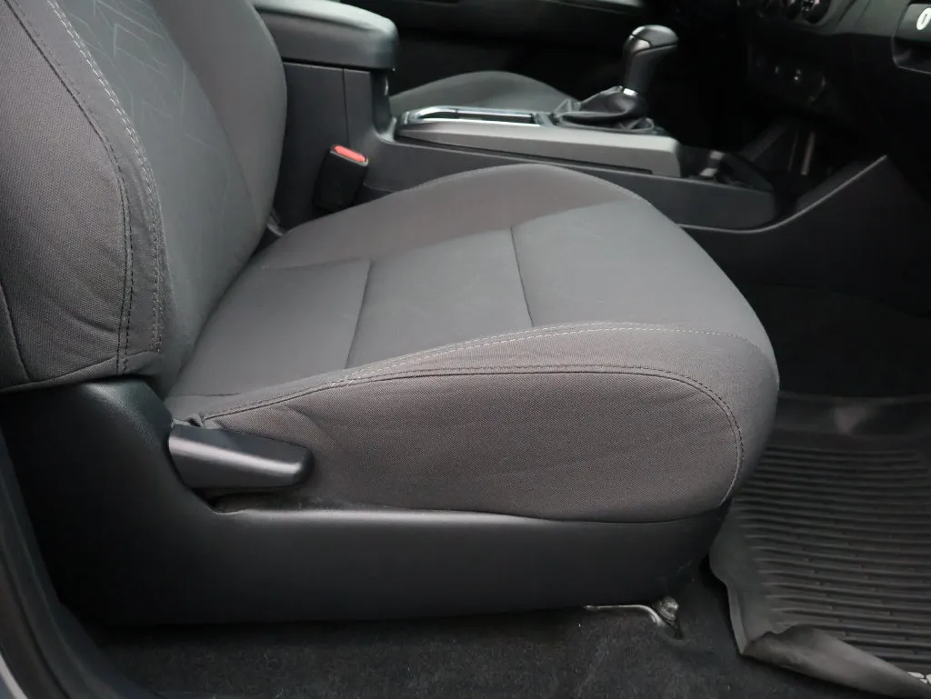 Toyota Tacoma photo 10