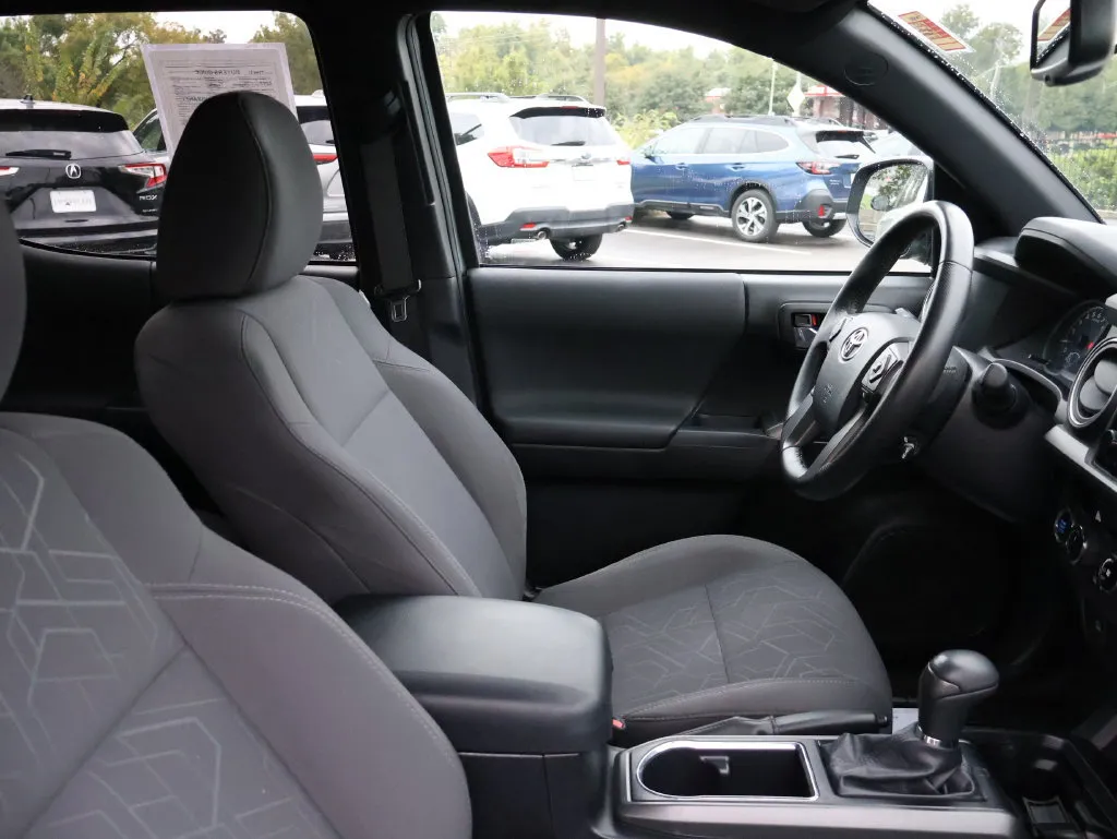 Toyota Tacoma photo 8