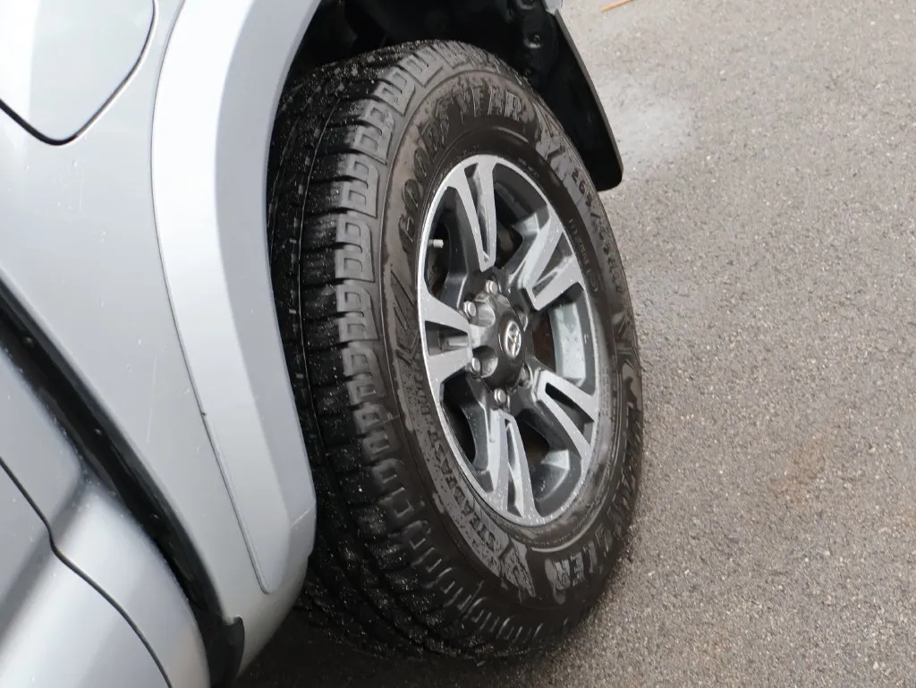 Toyota Tacoma photo 32