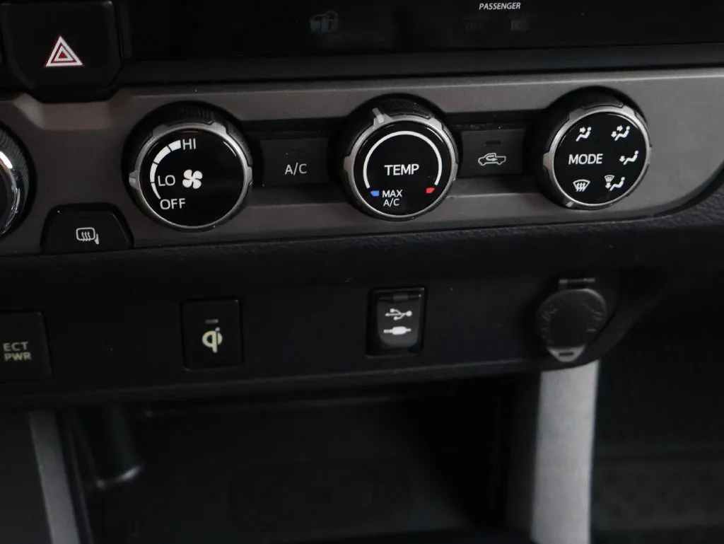 Toyota Tacoma photo 23