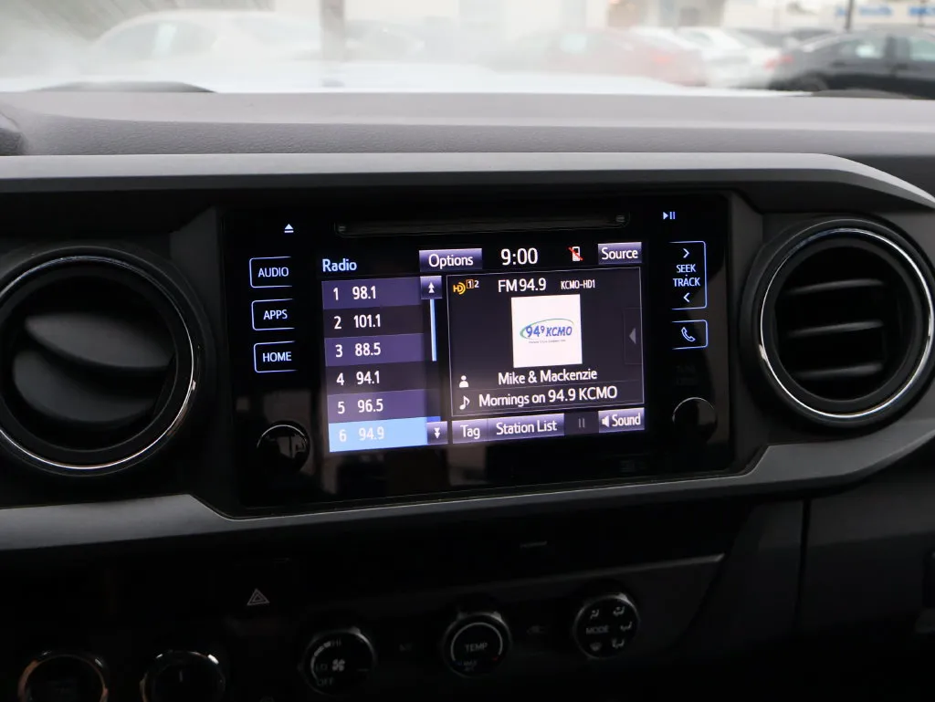 Toyota Tacoma photo 20