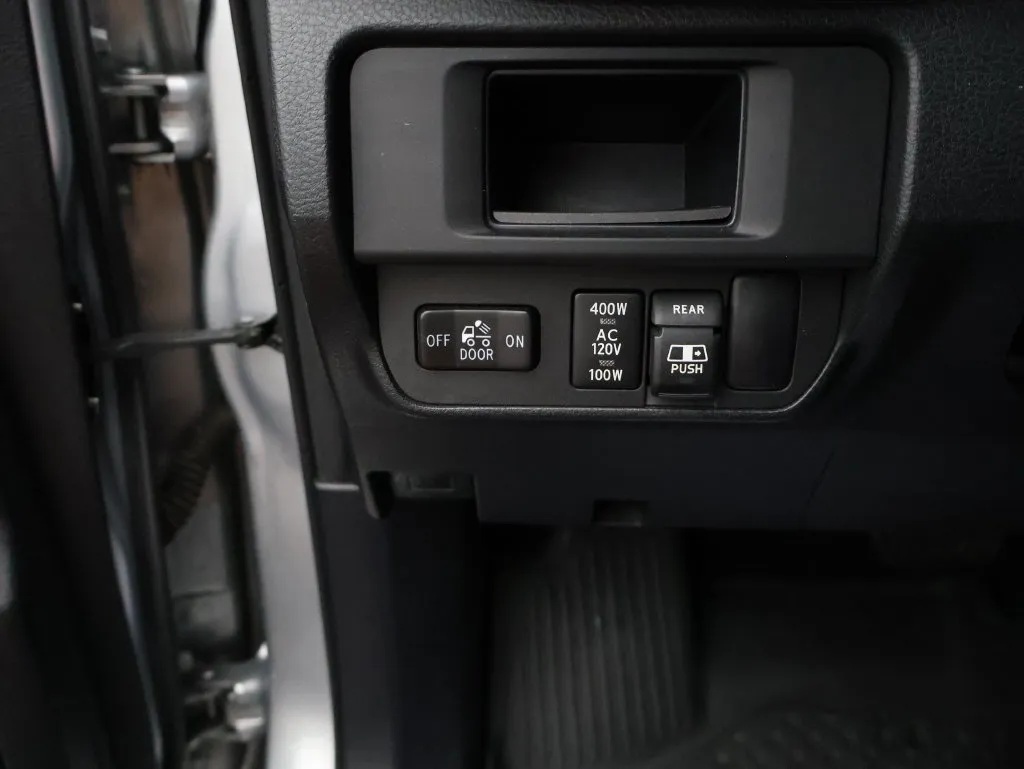 Toyota Tacoma photo 28