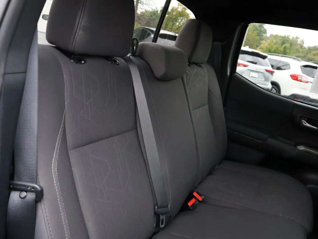 Toyota Tacoma photo 12