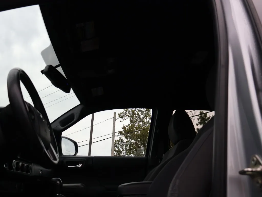 Toyota Tacoma photo 31