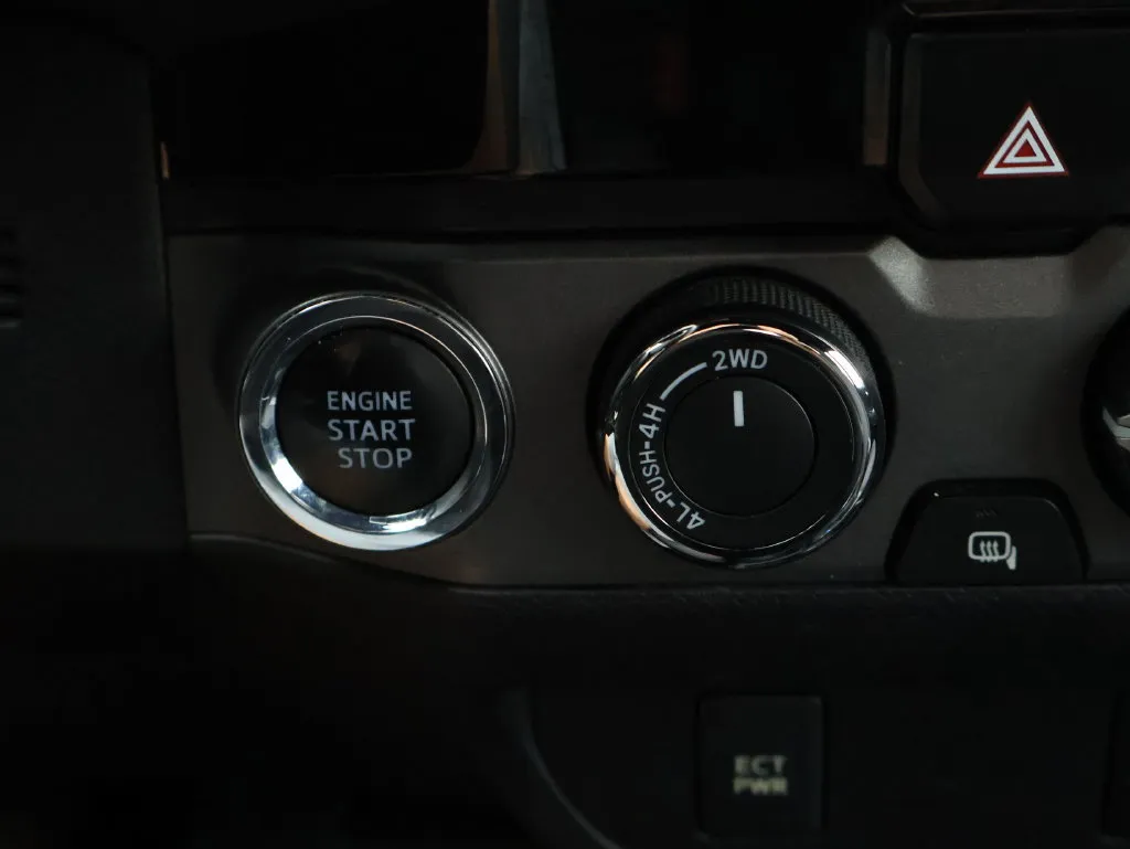Toyota Tacoma photo 25