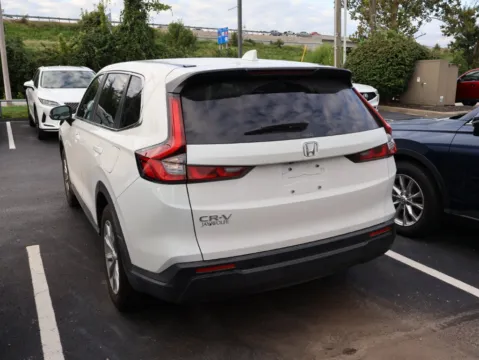More photos of 2024 Honda CR-V EX at Jay Wolfe Honda, MO