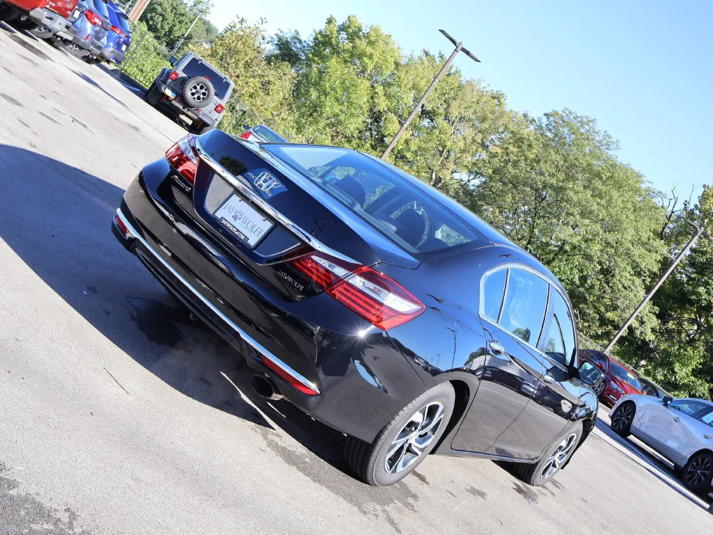 Honda Accord photo 7