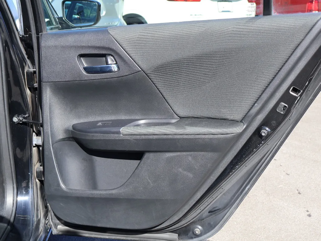 Honda Accord photo 14