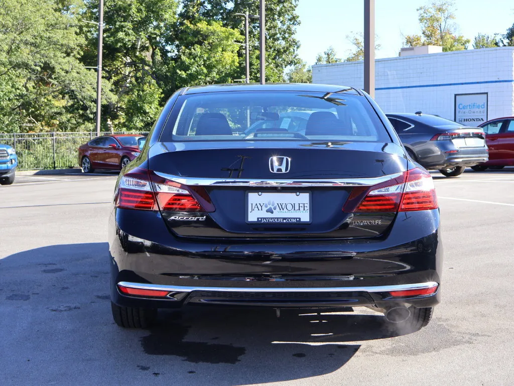 Honda Accord photo 6