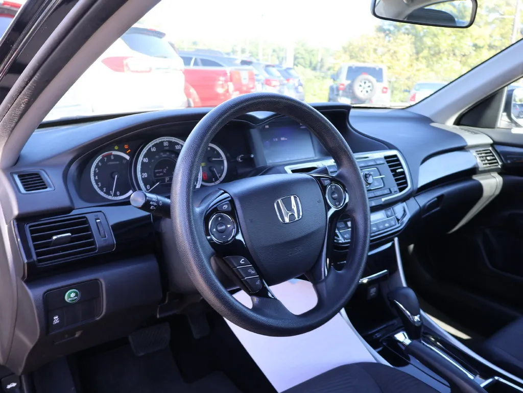 Honda Accord photo 16
