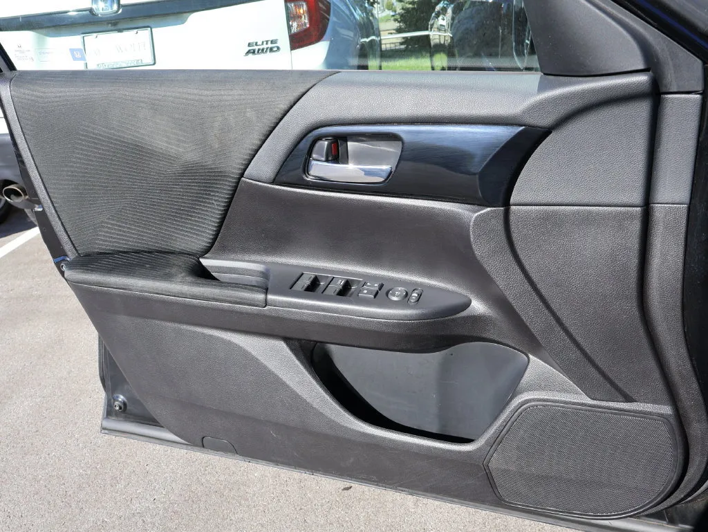 Honda Accord photo 26